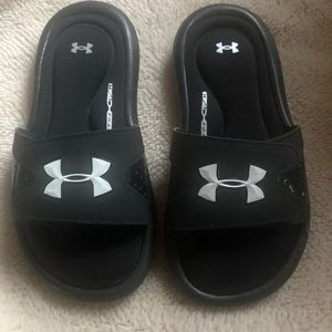 Under Armour Boys size 12k slides
